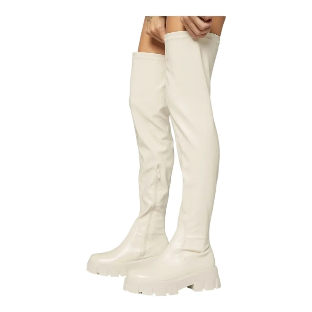 Wild DIVA GINA Knee Length Lug Sole Round Toe Boots Color:Cream Size 5.5